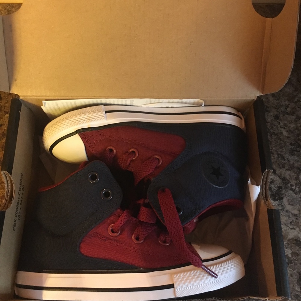 Toddler 8M Converse Hi-Tops